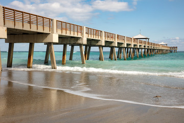 Juno Beach Pier © Henryk Sadura