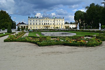 Widok na pałac Branickich z ogrodu, Białystok, Polska