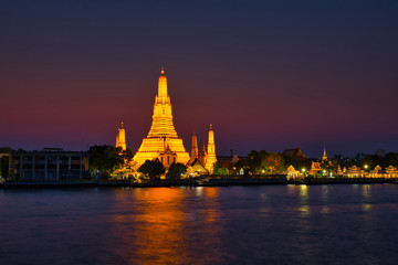 Fototapeta na wymiar Wat Arun