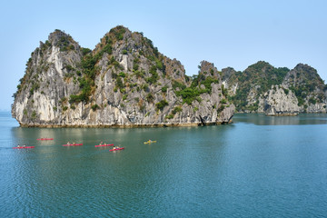 Obraz premium Scenic View Of Rocks In Sea Against Sky