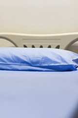 Adjustable bed and pillows For patients in the hospital.