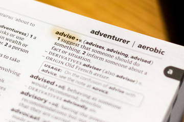 Obraz premium The word or phrase Advise in a dictionary.