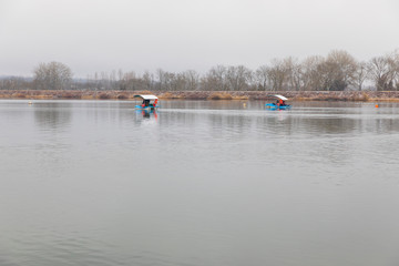People boating on Lake Nohur