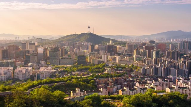 Time lapse 4K of Seoul City Skyline at Inwangsan mountain, South Korea