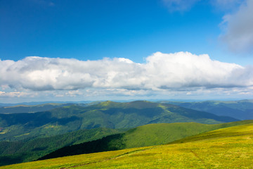 Obraz premium mountain landscape with clouds. beautiful summer scenery