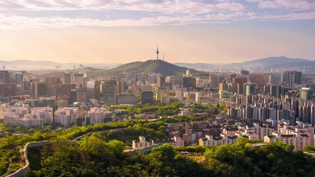 Time lapse 4K of Seoul City Skyline at Inwangsan mountain, South Korea