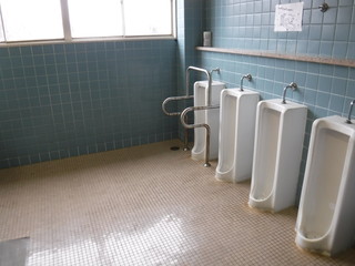 学校のトイレ　-　School toilet