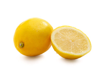 Obraz na płótnie Canvas Fresh lemon - cut out