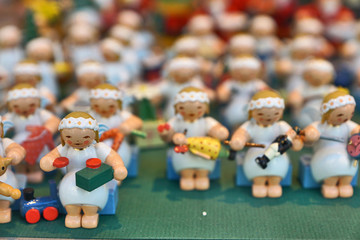 Christmas Wooden Dolls: girls with flower wreath on her head