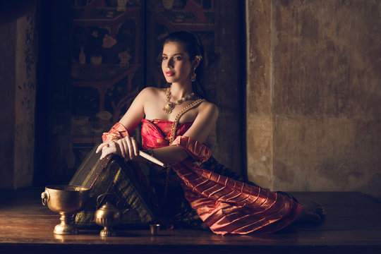 Thai women in traditional Thai dress,Set in the Ayutthaya period