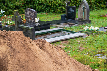 Vorbereitung für eine Erdbestattung Friedhof in Holland