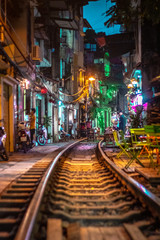 Calle del tranvía, Hanói, Vietnam. - obrazy, fototapety, plakaty