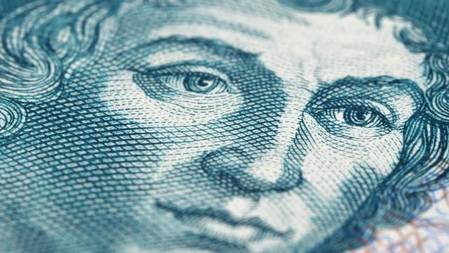 Christopher Columbus portrait on Salvador 5 colones (1997) rotating. Low angle, macro. 4K, 422 10 bit
