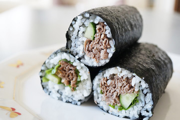 牛肉の巻き寿司