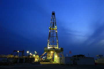 Oil drilling rig
