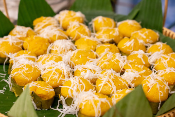 thai mini dessert in banana leaf