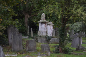 old graves and starues london
