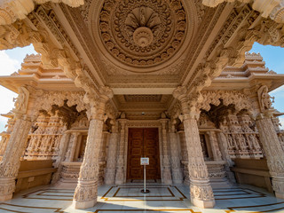Naklejka premium Exterior view of the famous BAPS Shri Swaminarayan Mandir