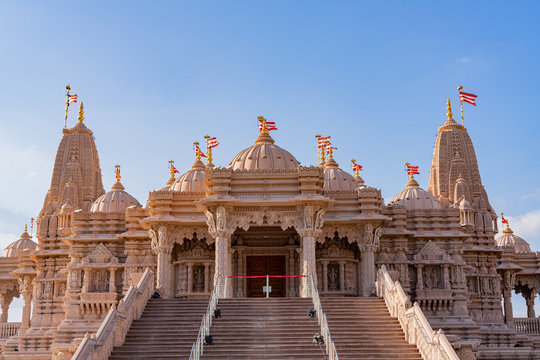 Exterior view of the famous BAPS Shri Swaminarayan Mandir