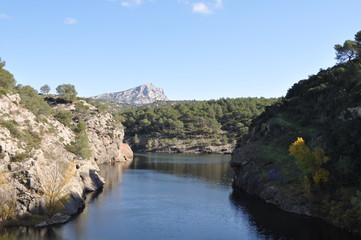 Barrage Zola, le Tholonet, Provence, France - 320265505