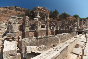 Fototapeta na wymiar The ancient city of Ephesus in Turkey. The ancient Greek city of Ephesus in sunny weather.
