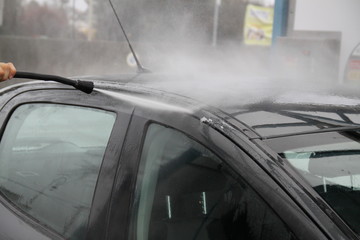 Pressure water washer station car windshield and bumper 