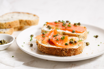 smoked salmon toast with cream cheese and pickle