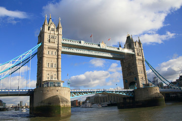 Fototapeta na wymiar tower bridge and river Thames, London 