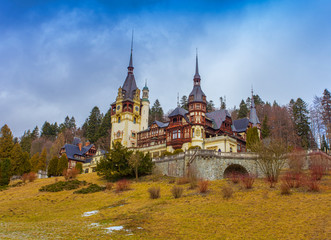 Fototapeta na wymiar Peles castle in Sinaia, Romania.