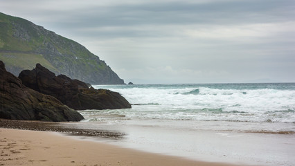 View of the Atlantic Ocean from Coumeenoole Beach, Dunquin on the Dingle Peninsula in west County Kerry, Ireland.