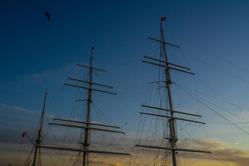 Sonnenuntergang durch Segel in Hamburg Panoramic view of Sailing at sunset