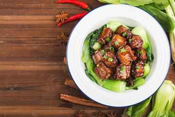 A plate of braised spareribs