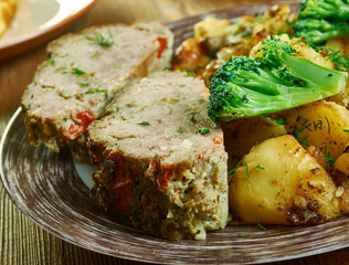 Meatloaf with Potatoes and Carrots