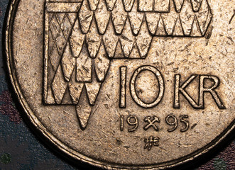Norweska metalowa moneta o nominale dziesięciu koron norweskich - obrazy, fototapety, plakaty