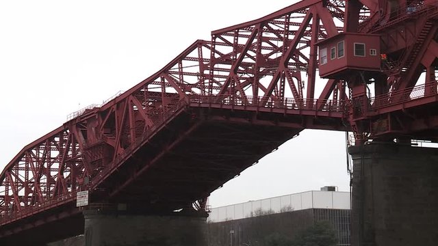 BROADWAY BRIDGE RAISING UP INTO LIFT POSITION