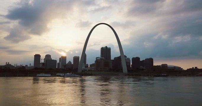 Parallax Drone Shot Over River of Gateway Arch in St. Louis, Missouri
