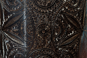 Black gold flower like lacquer jar surface