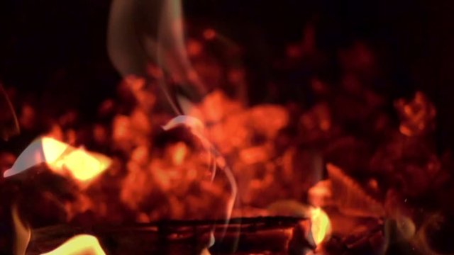 RELAXING OPEN FIRE . BERUHIGENDES KAMINFEUER . SLOW MOTION