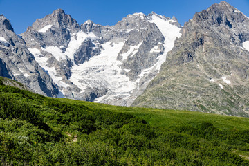 Fototapeta na wymiar Panoramic mountain views in the French Alps in the summer.