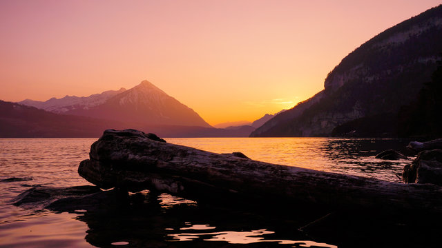 Sonnenuntergang am Thunersee