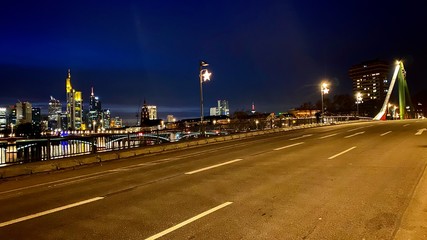 Fototapeta premium traffic in the city at night