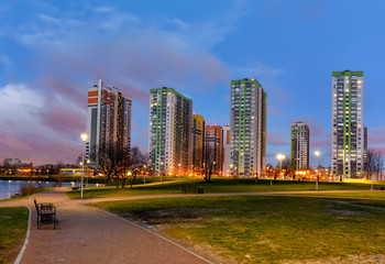 The new urban area of ​​St. Petersburg on the Southern Highway near the ponds and park.