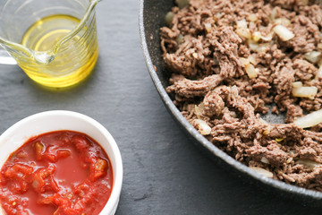 mince - frying mince meat in frying pan