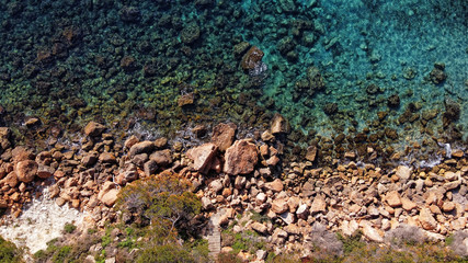 Vista cenital cala de rocas. Mallorca (España)