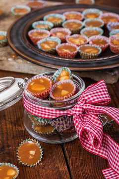 Christmas butterscotch candy kn&auml;ck