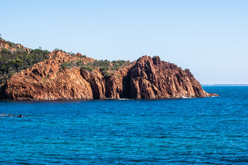 Fototapeta na wymiar rocky coast of the mediterranean sea in St Raphael - South of France