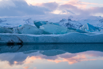 Fototapeta na wymiar Amazing landscapes and huge glaciers in the Jokulsarlon Glacier Lagoon (glacial river lagoon) in the east Iceland