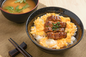 ウナギ丼