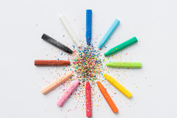 カラフルの画材のオイルクレヨン