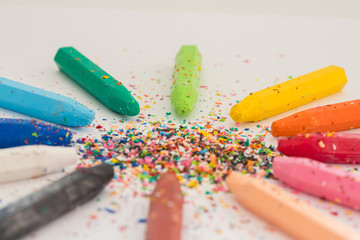 カラフルの画材のオイルクレヨン